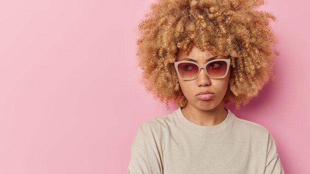 Jak okulary mogą stać się Twoim modowym znakiem rozpoznawczym?