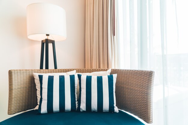 Jak lniane rolety mogą odmienić wnętrze Twojego domu?