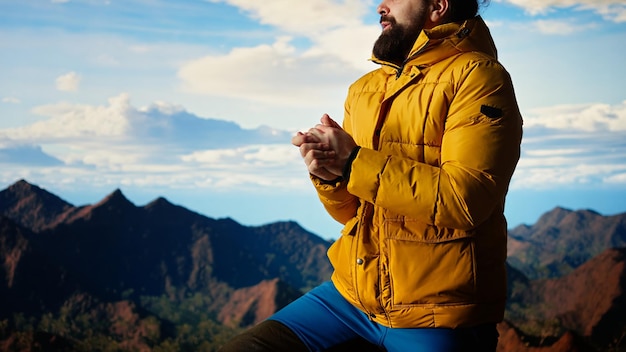 Wybór idealnej odzieży na górskie wędrówki: na co zwrócić uwagę?